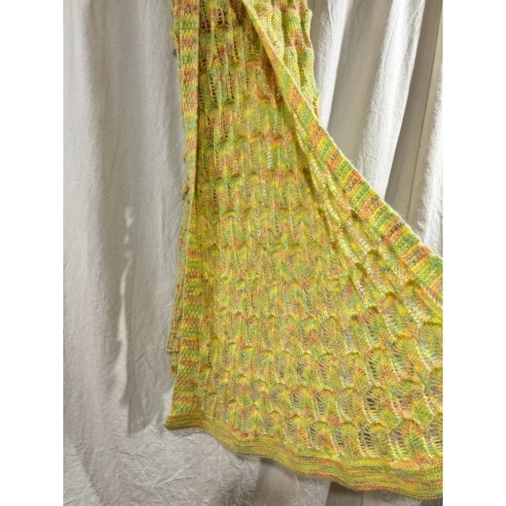Hand Knit Mermaid Tail Blanket Yellow Green Variegated Stretchy Scale Stitch 84